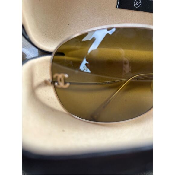 CHANEL Gold Sunglasses - Picture 5 of 7